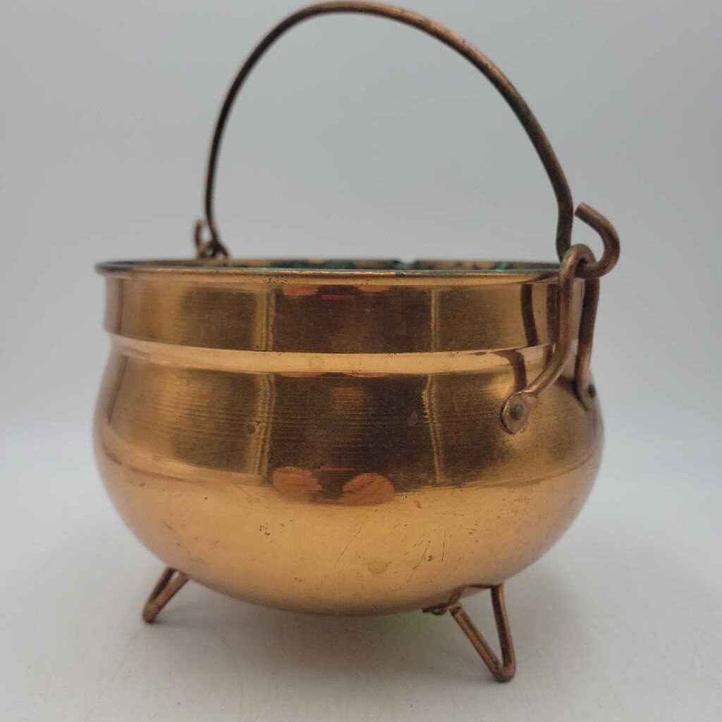 Footed Copper Cauldron w Handle (CM0394)