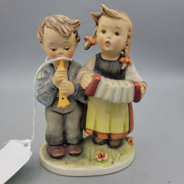 Hummel Goebel Figure Birthday Serenade (DEB)