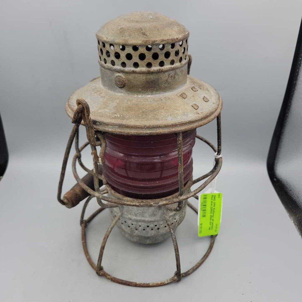 CPR Railway oil lantern Red lens (DMG) 9500