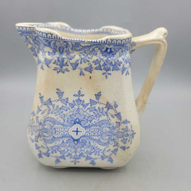 Small antique creamer blue/wht (CLV)