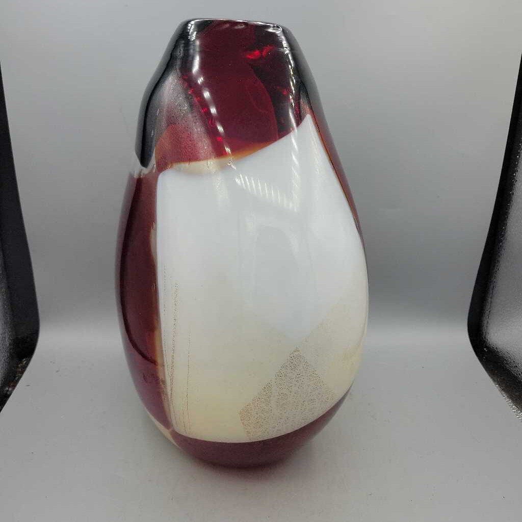 Signed Art Glass vase (DEB)