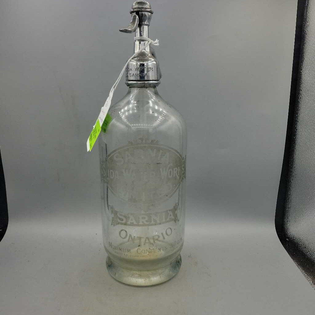 Sarnia Soda Water Works Seltzer Bottle matching top (JEF)