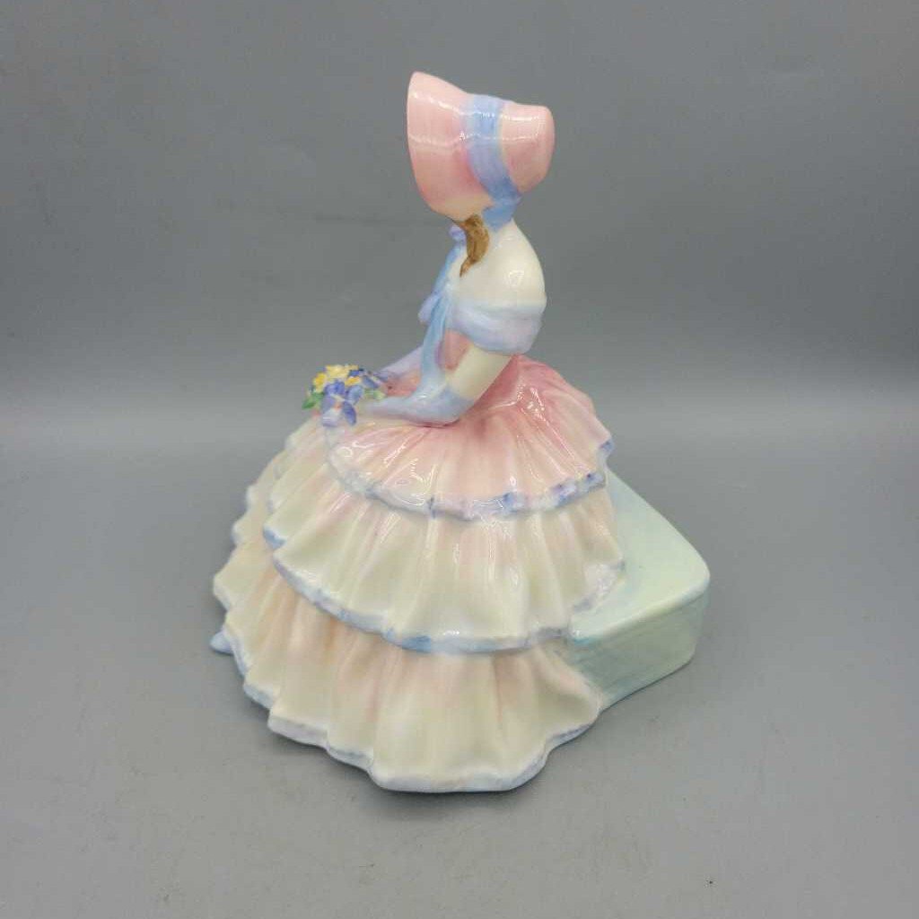 Royal Doulton "Day Dreams"HN1731 (YVO) (408)