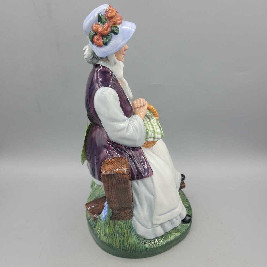 Royal Doulton "Rest A while "HN 2728 (YVO) (408)