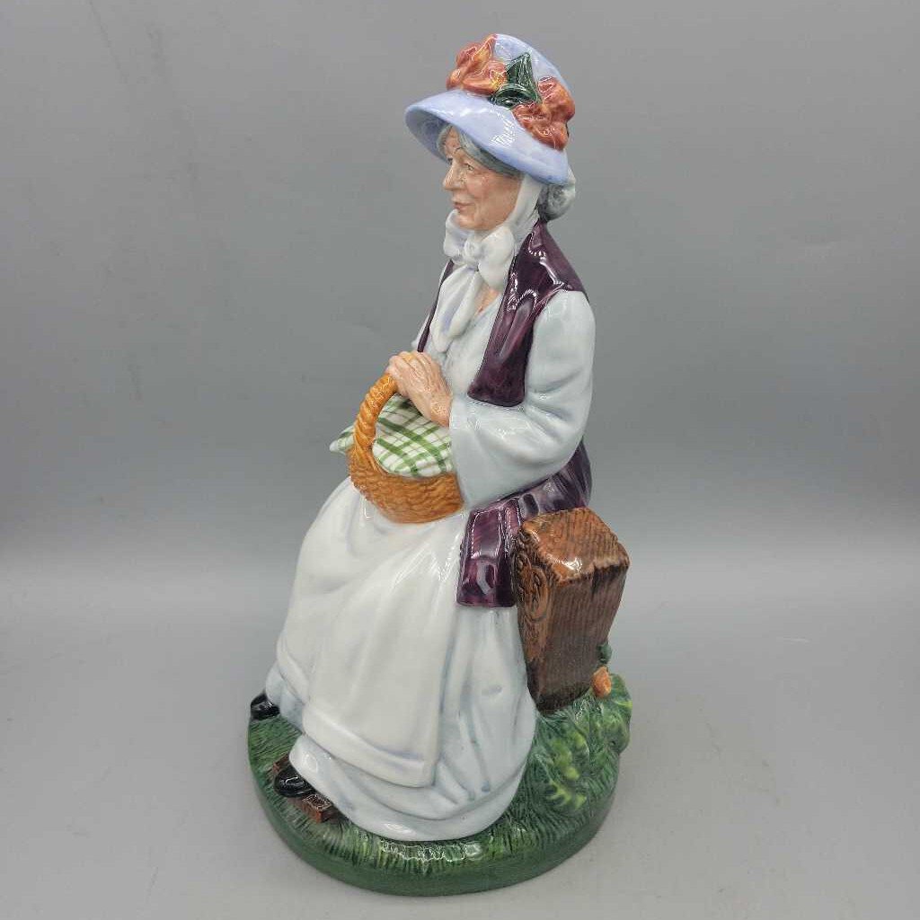 Royal Doulton "Rest A while "HN 2728 (YVO) (408)