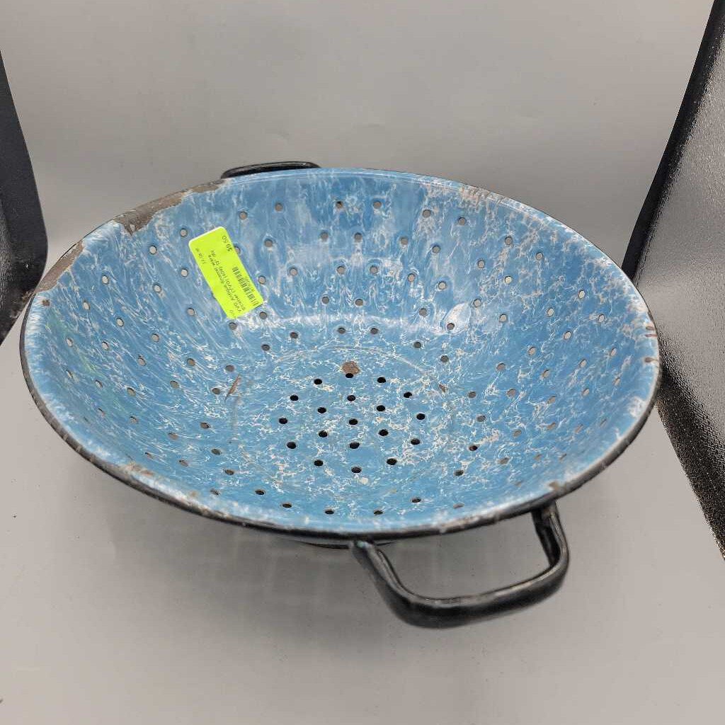 Antique Enamel ware Strainer (YVO) (408)