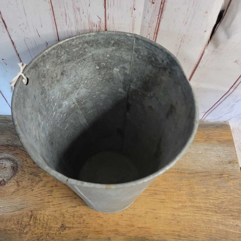 Metal Sap Bucket (TRE)