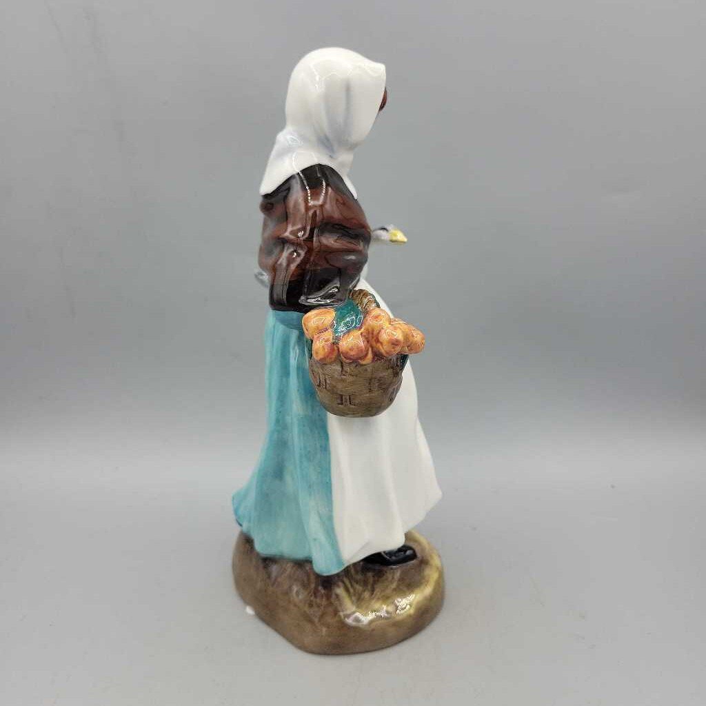Royal Doulton "Country Lass " HN1991 Figurine (YVO) 408