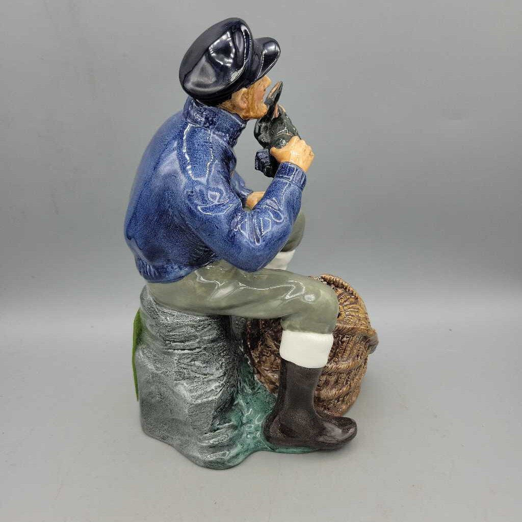 Royal Doulton "The Lobster Man" HN 2317 Figurine (YVO) 408