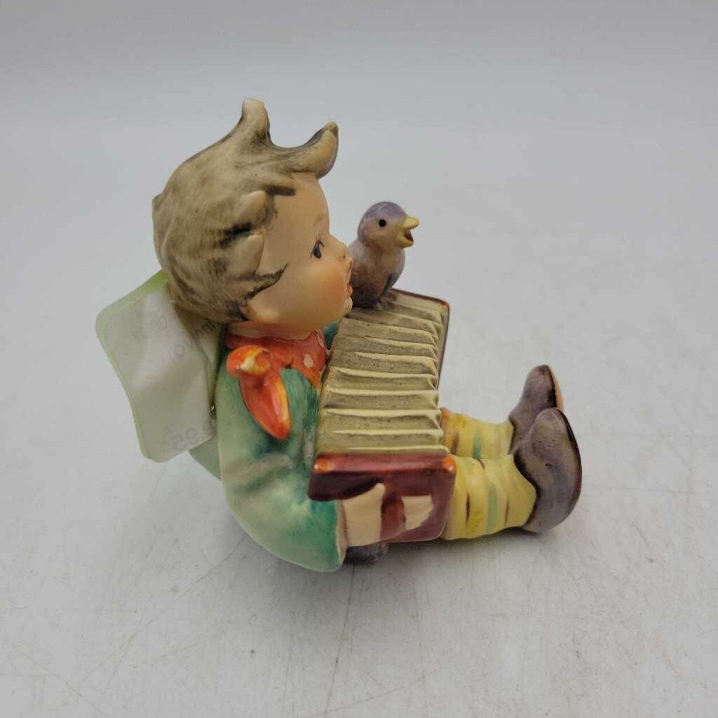 Hummel Figurine (YVO) (408)