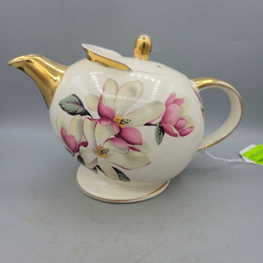 Ellgreave Art Deco Tea Pot & Creamer (SC) 1101