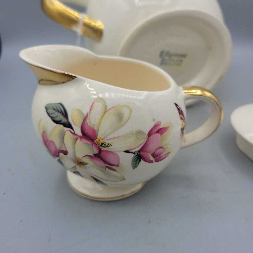 Ellgreave Art Deco Tea Pot & Creamer (SC) 1101