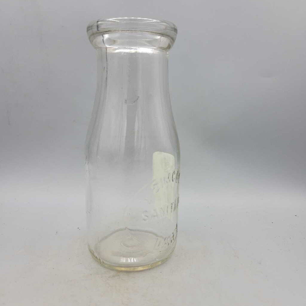 Simcoe Sanitary Dairy Milk bottle . 1/2 pint (DR)