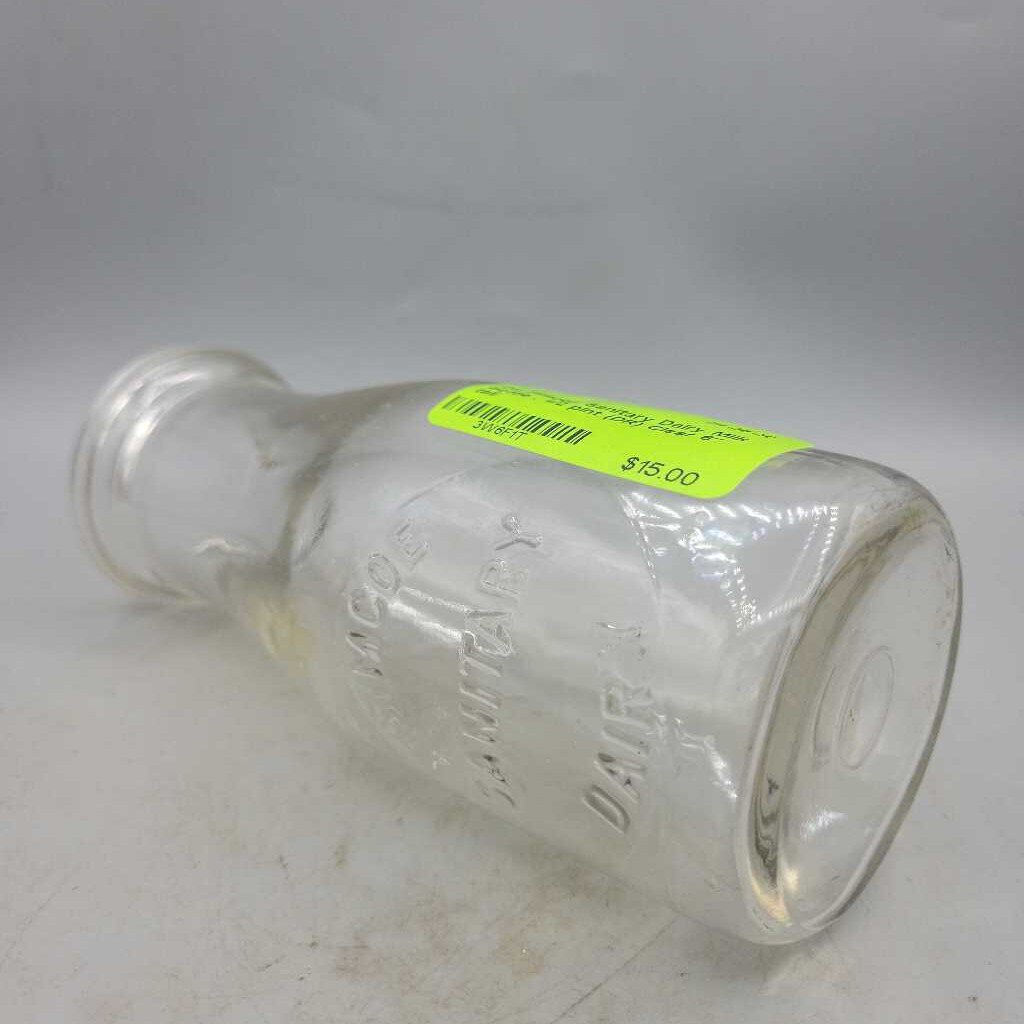 Simcoe Sanitary Dairy Milk bottle . 1/2 pint (DR)