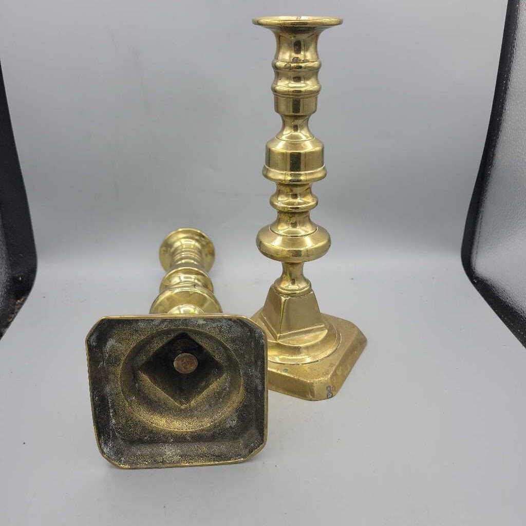 Pr. Brass Push-up Candlesticks (COL #1526)