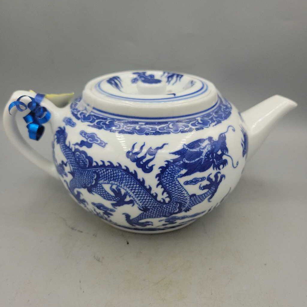 Blue Willow Tea Pot (TRE)