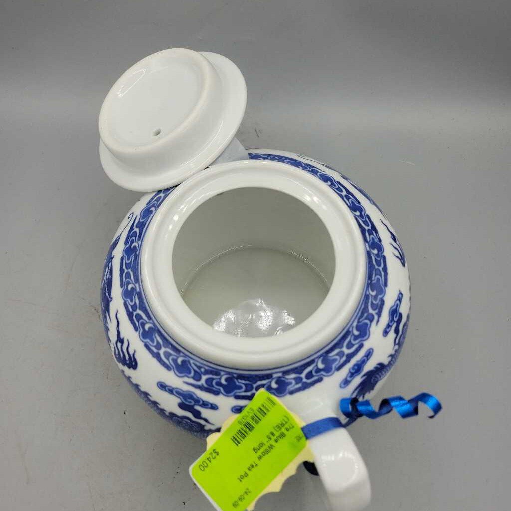 Blue Willow Tea Pot (TRE)