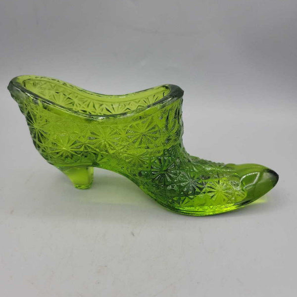 Daisy and Button Glass shoe (RHA)