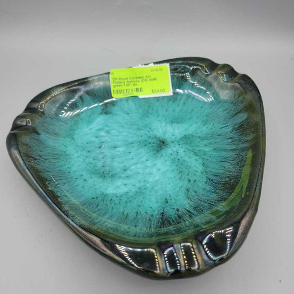 Royal Canadian Art Pottery Ashtray (DS) 3096 Royal Canadian Art Pottery Ashtray (DS) 3096