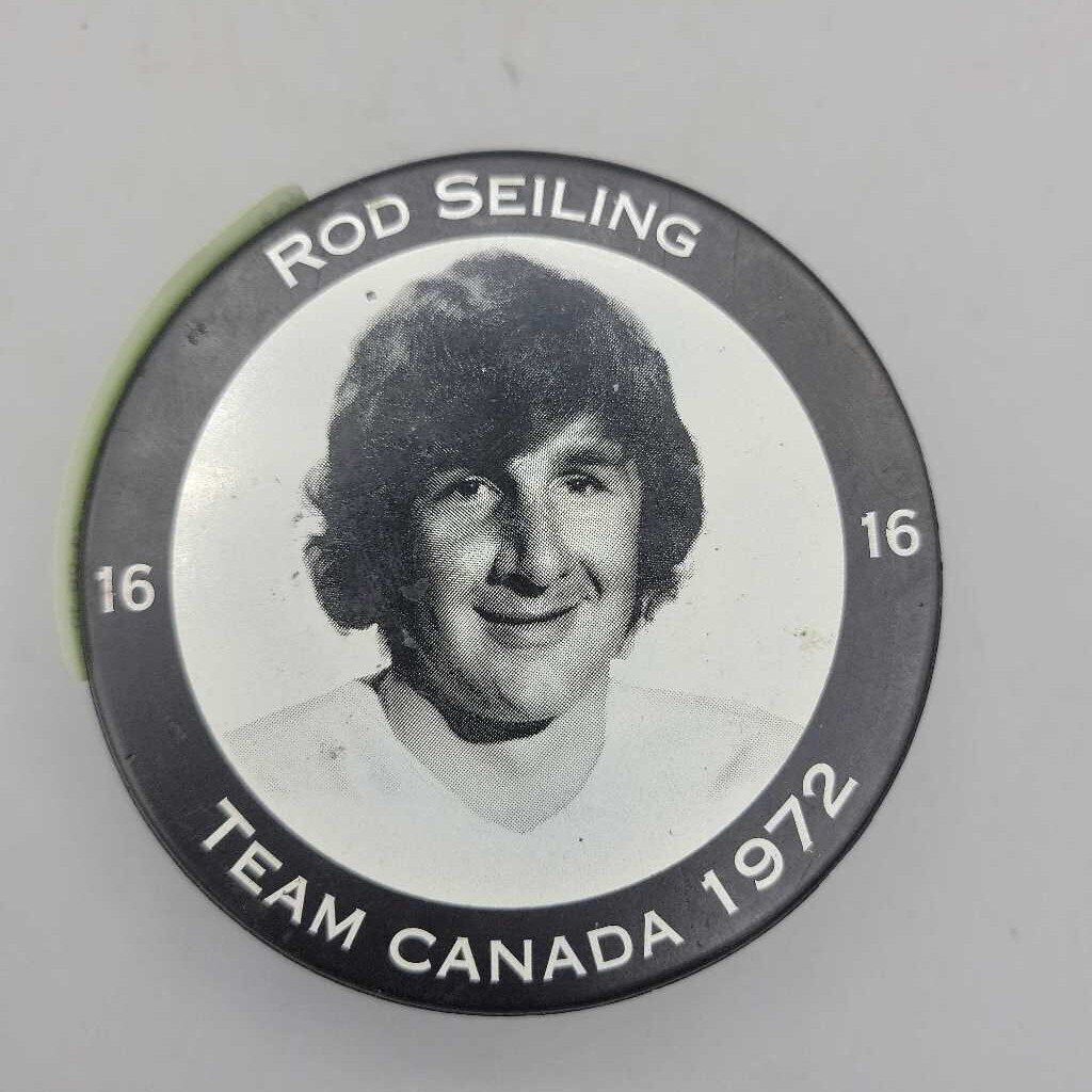 Hockey Puck Team Canada 1972 Rod Seiling (JAS)