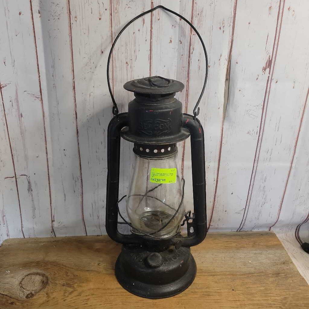 Vintage Beacon Canada Lantern (CM0551) (COL)