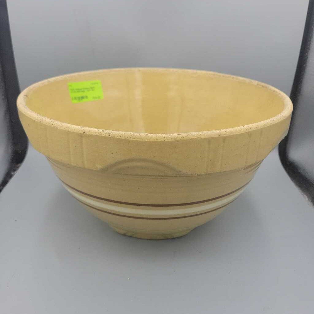 Antique Pottery Bowl (YVO) 409 Antique Pottery Bowl (YVO) 409
