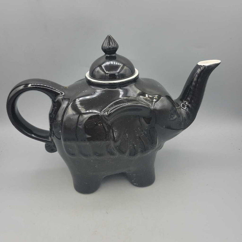 Elephant teapot (LIND) P2220