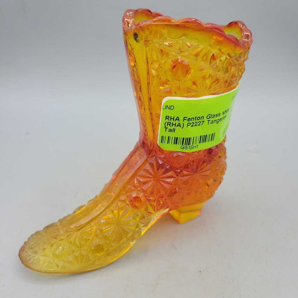 Fenton Glass shoe (LIND) P2227