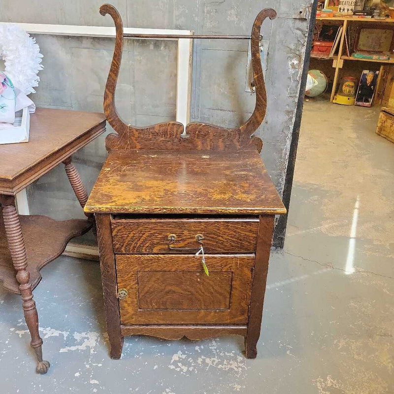 Antique Small Washstand Original finish (EME)