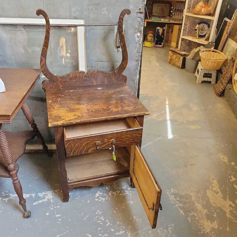 Antique Small Washstand Original finish (EME)