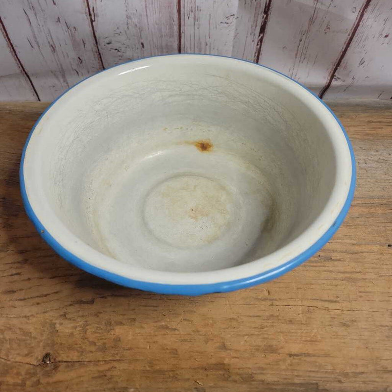 Enamelware dish (JAS)