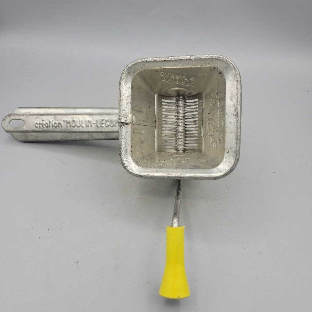 Vintage Kitchen Tool (JAS)