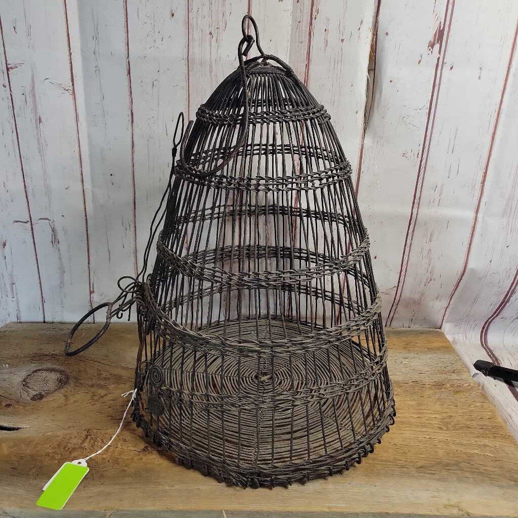 Early Wire Beehive Bird Cage (US2)