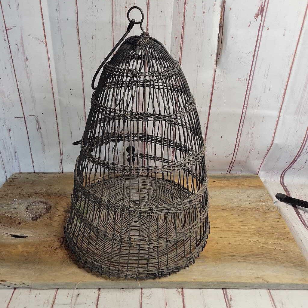 Early Wire Beehive Bird Cage (US2)