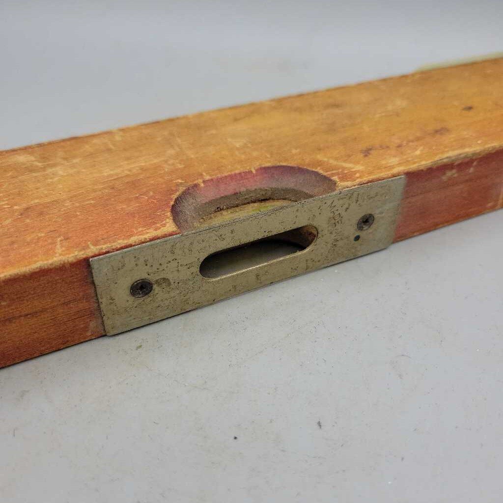 Small Wooden Level Made in USA (JAS)