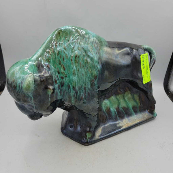 Blue Mountain Pottery Buffalo (YVO) 410