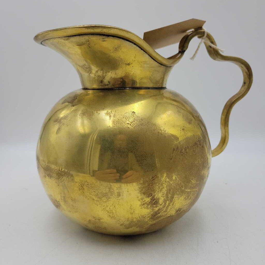Brass Pitcher w Ornate Handle (0040)