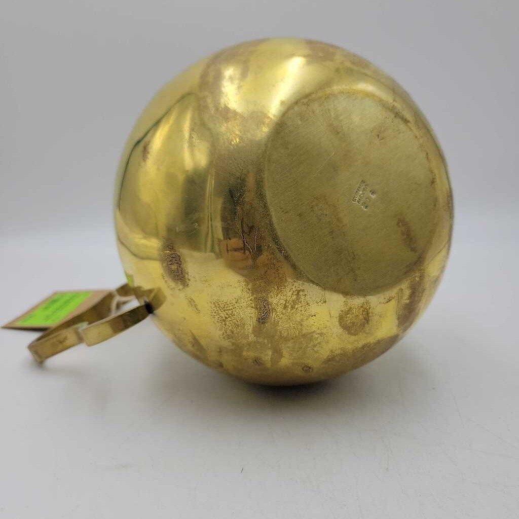 Brass Pitcher w Ornate Handle (0040)