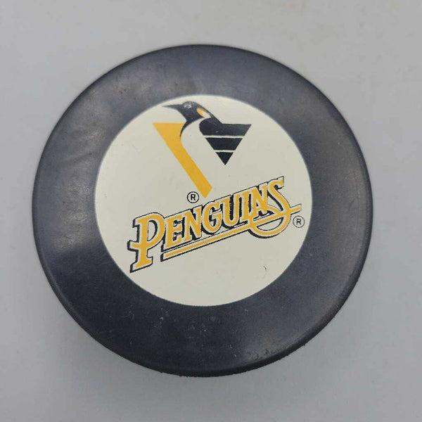 Official NHL Pittsburg Penguins Hockey Puck (JAS)