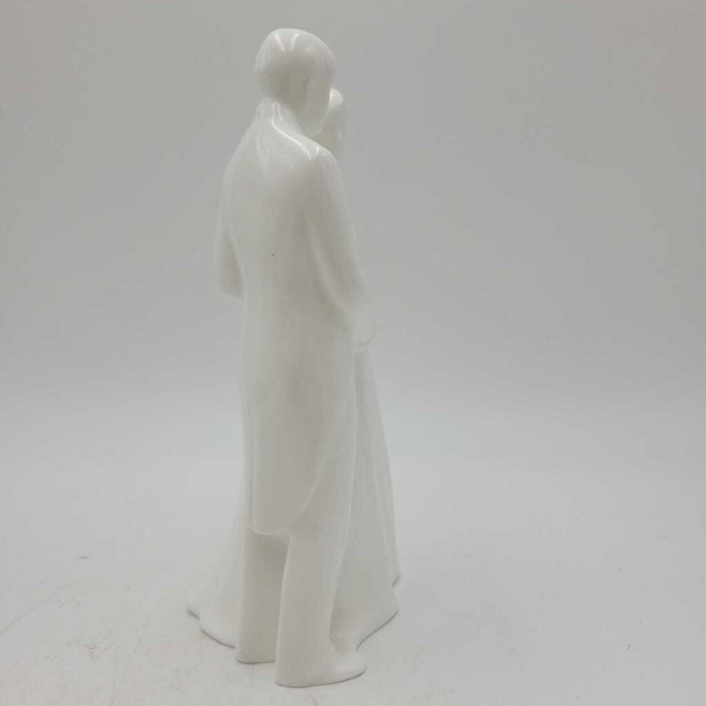 Royal Doulton "Love Everlasting" (YVO) (410)