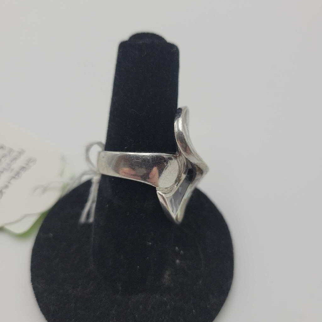Sterling Ring, Size7 leaf design with opals (LIND) N479 Sterling Ring, Size7 leaf design with opals (LIND) N479