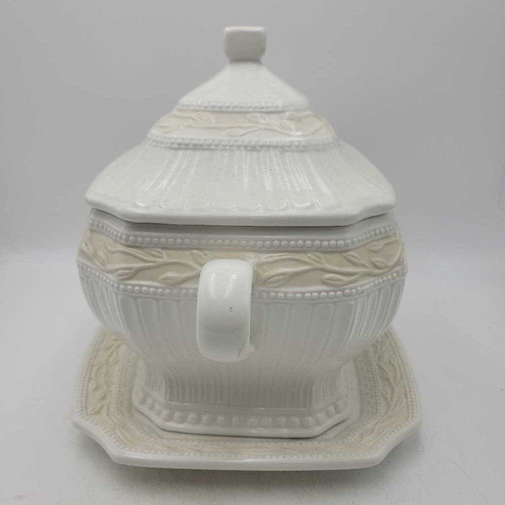 Soup Tureen with Underplate 10"H x 15"L (NS) #4189
