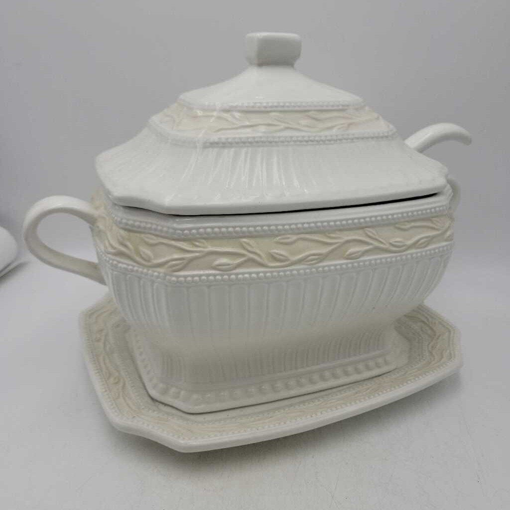 Soup Tureen with Underplate 10"H x 15"L (NS) #4189