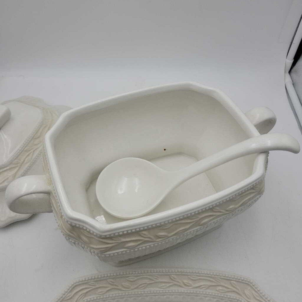 Soup Tureen with Underplate 10"H x 15"L (NS) #4189