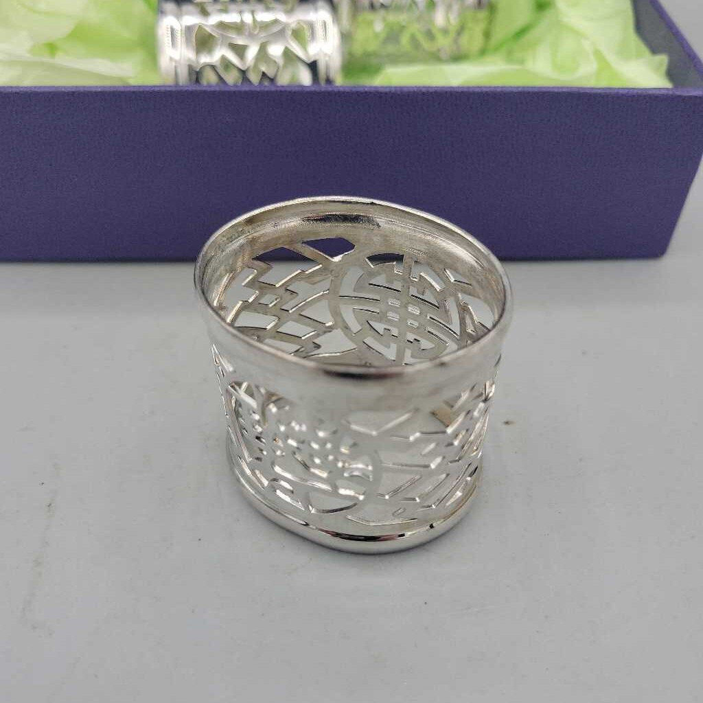 Set of 4 Napkin Rings in box (JAS)