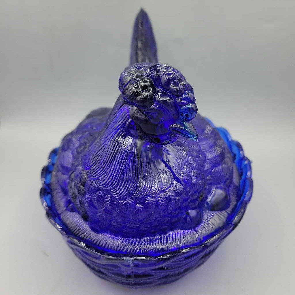 Large Cobalt Blue Chicken / Hen on Nest (YVO) (411)