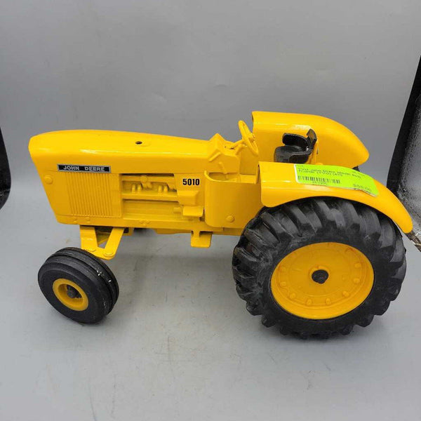 John Deere Model 5010 Tractor (YVO) (411)