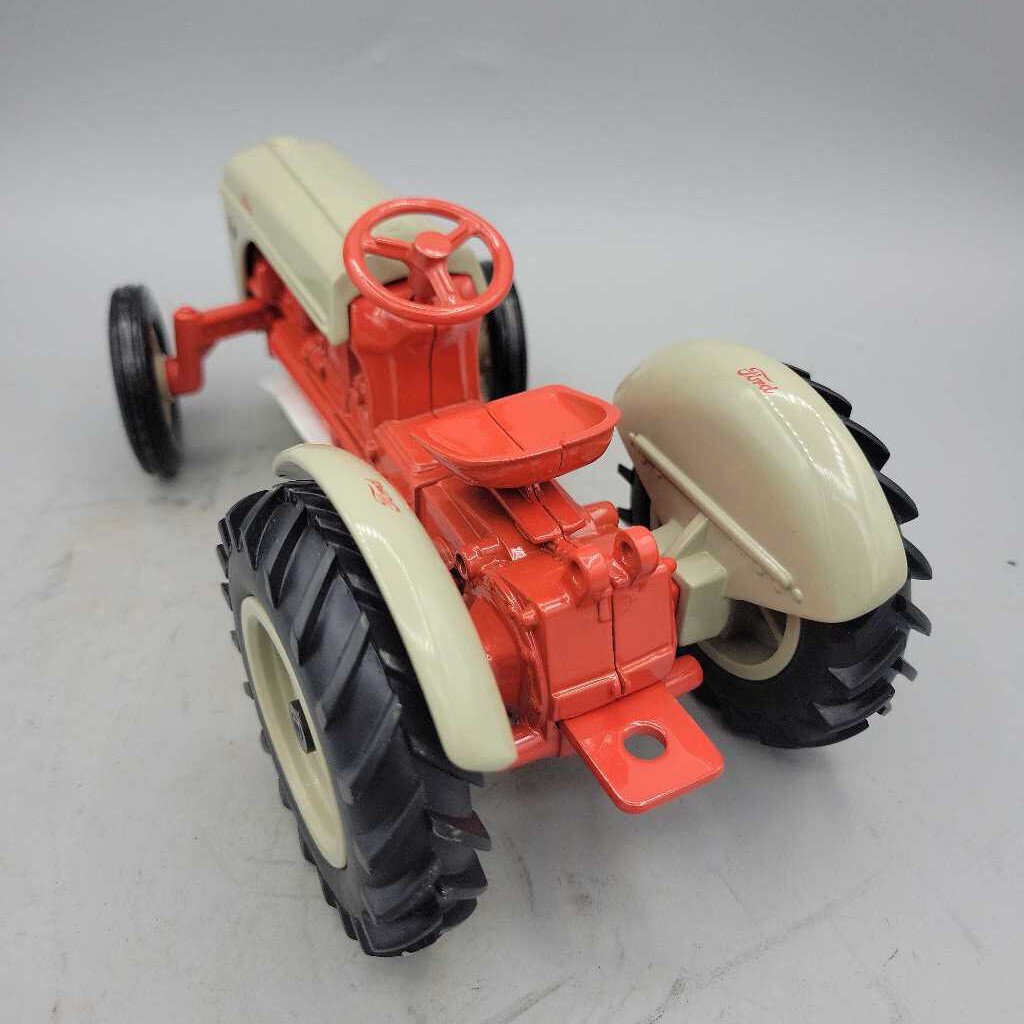 Vintage Ertl Ford Die Cast Metal Tractor (YVO) (411)