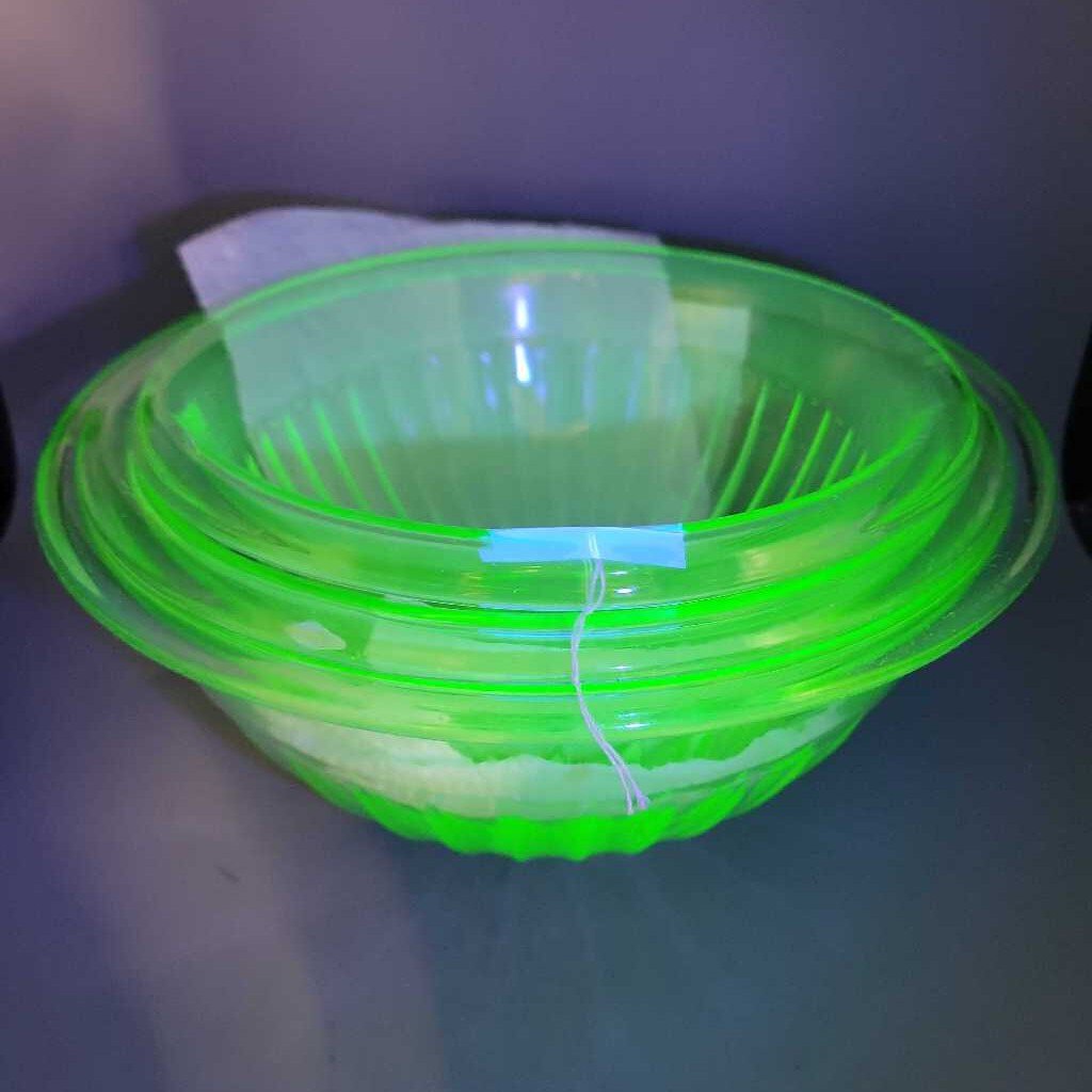 Uranium Glass, Set of 3 Bowls (NS) #4193