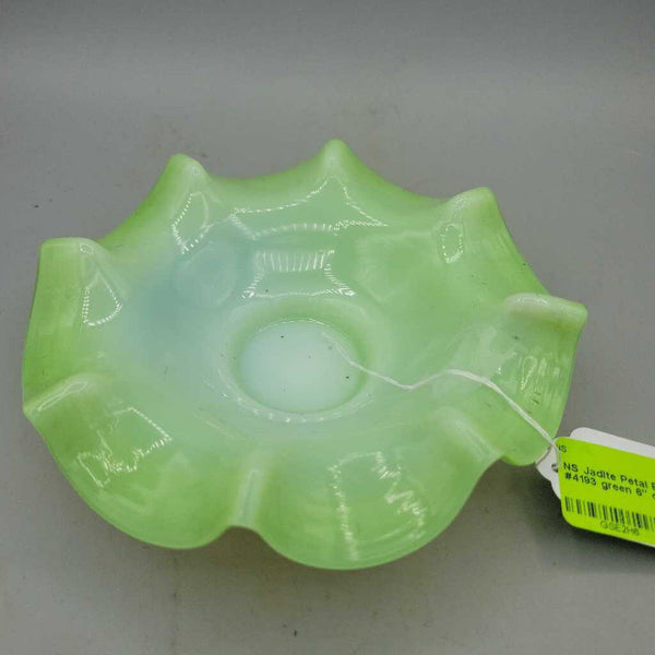 Jadite Petal Bowl (NS) #4193